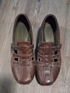 7.5 Hush Puppies Brown